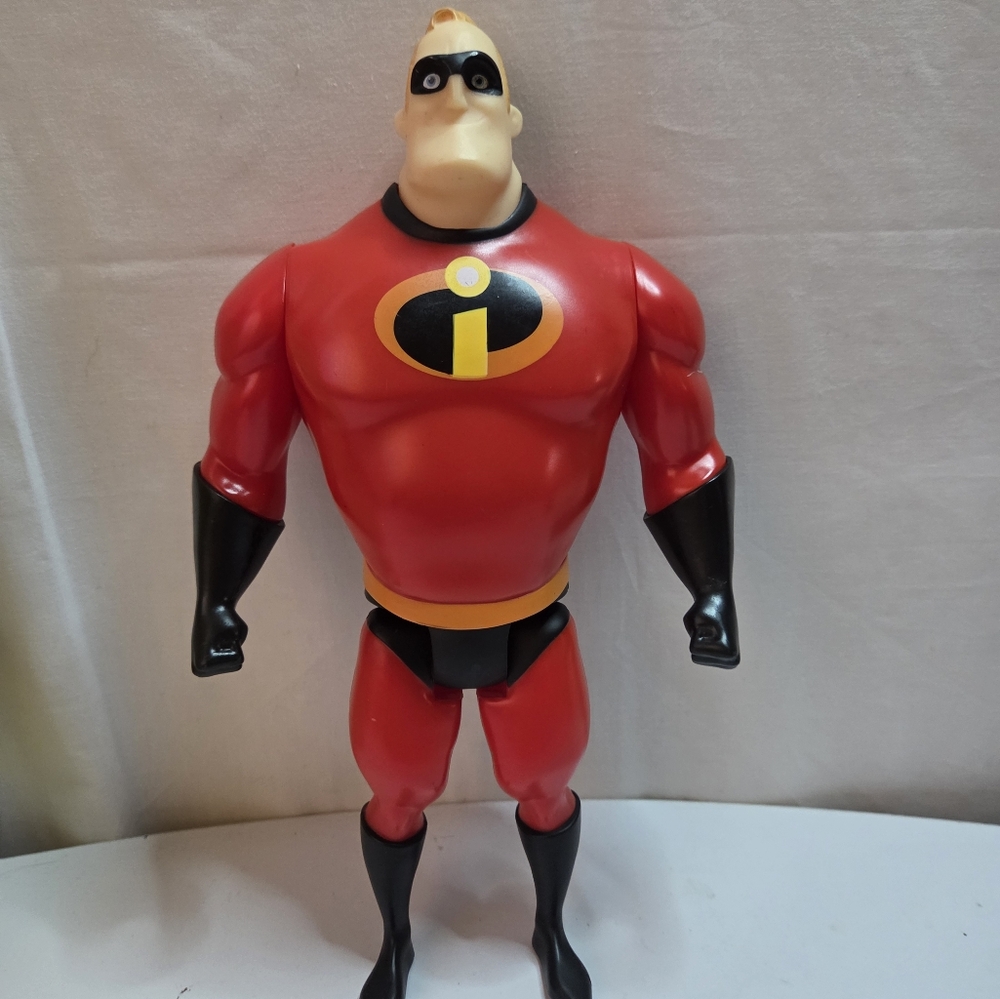 2004 Mr Incredible Action Figure